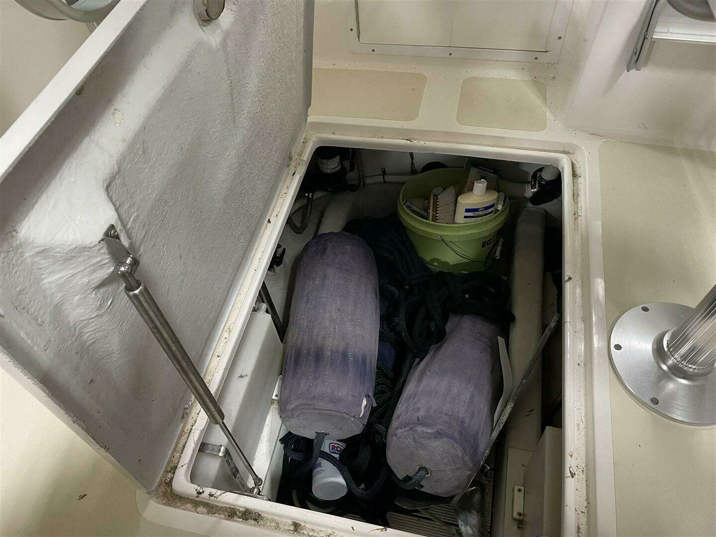 2005 Hunt Yachts 25 Surfhunter - Image 18