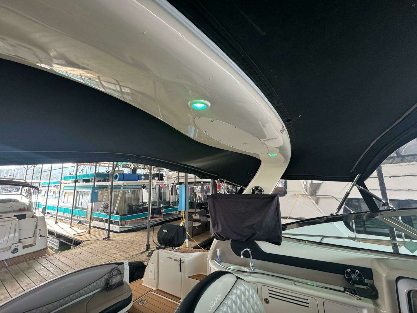 2002 Sea Ray 380 Sundancer - Image 32