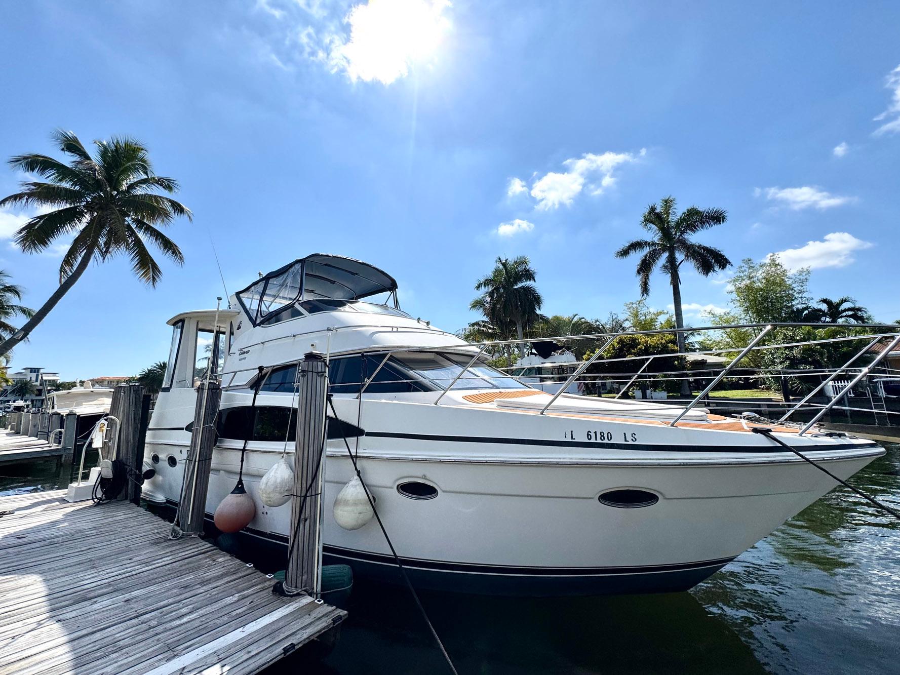 2001 Carver 396 Motor Yacht