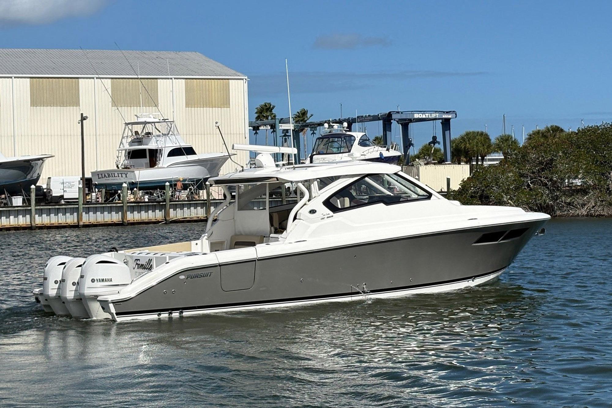 2020 Pursuit DC 365 Dual Console