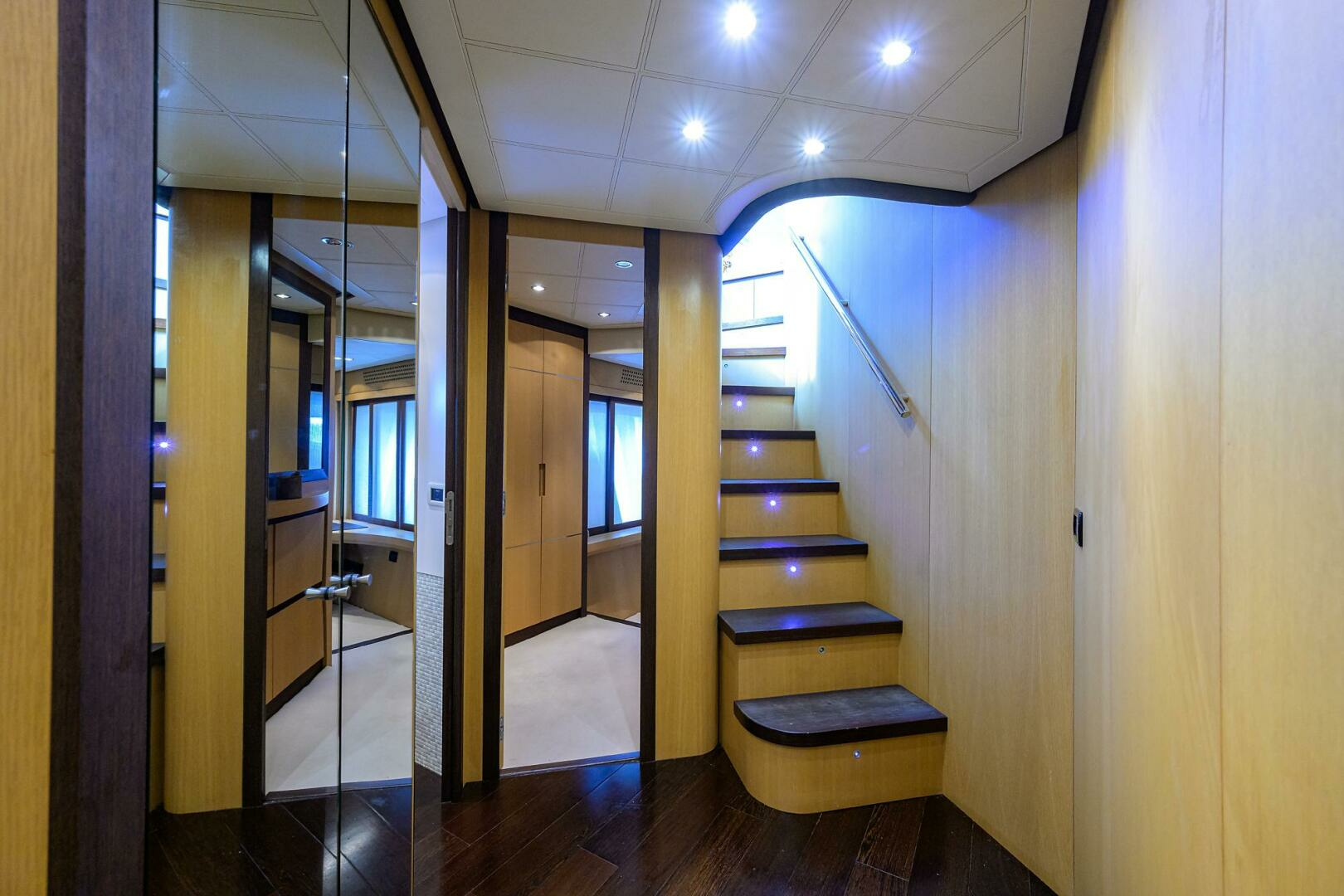 2009 Pershing 90 Express - Image 17