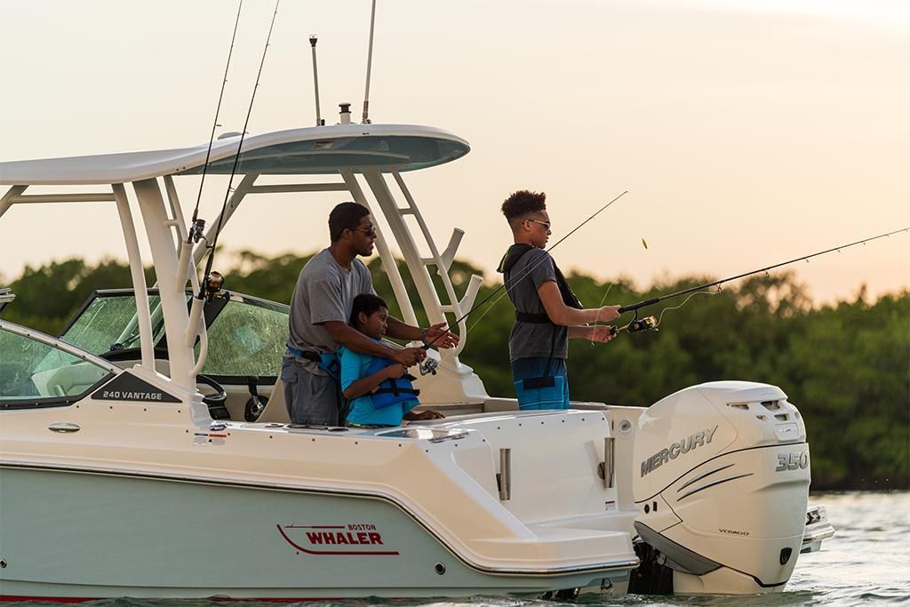 2023-Boston-Whaler-240-Vantage-MarineMax