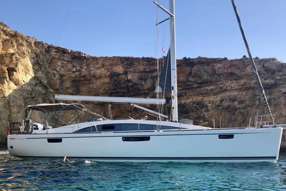 2015 Bavaria Vision 46