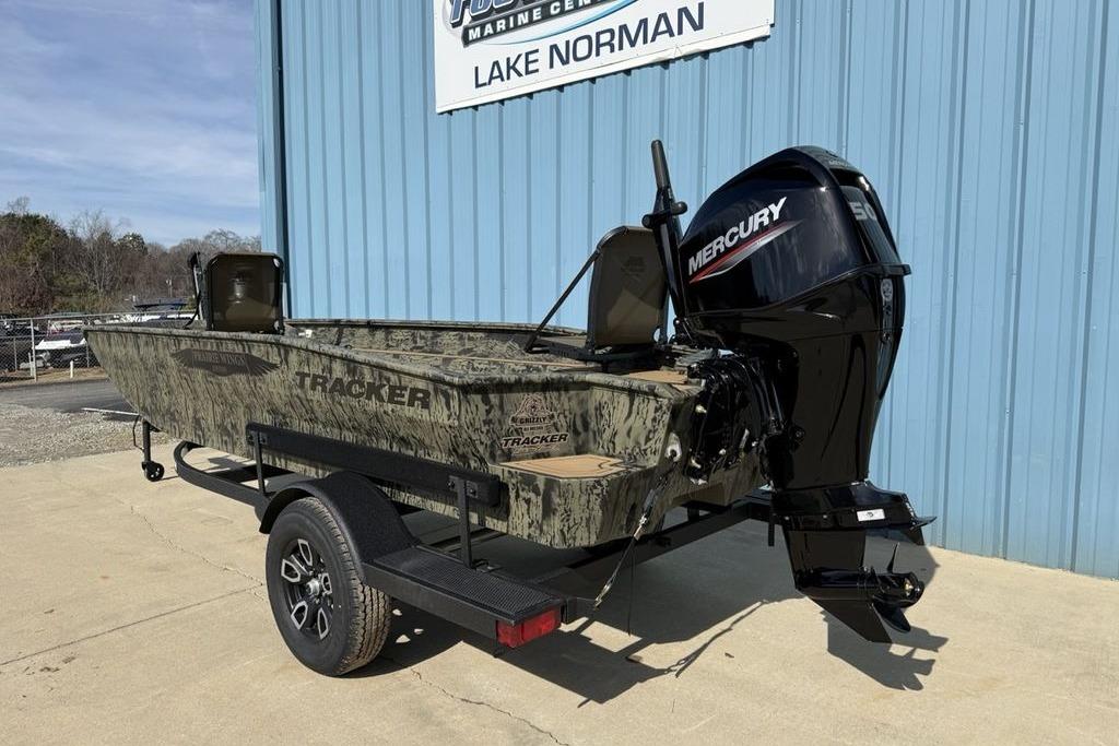 2026 Tracker Grizzly 1650 T Prairie Wings Edition boat with Mercury engine at Lake Norman.