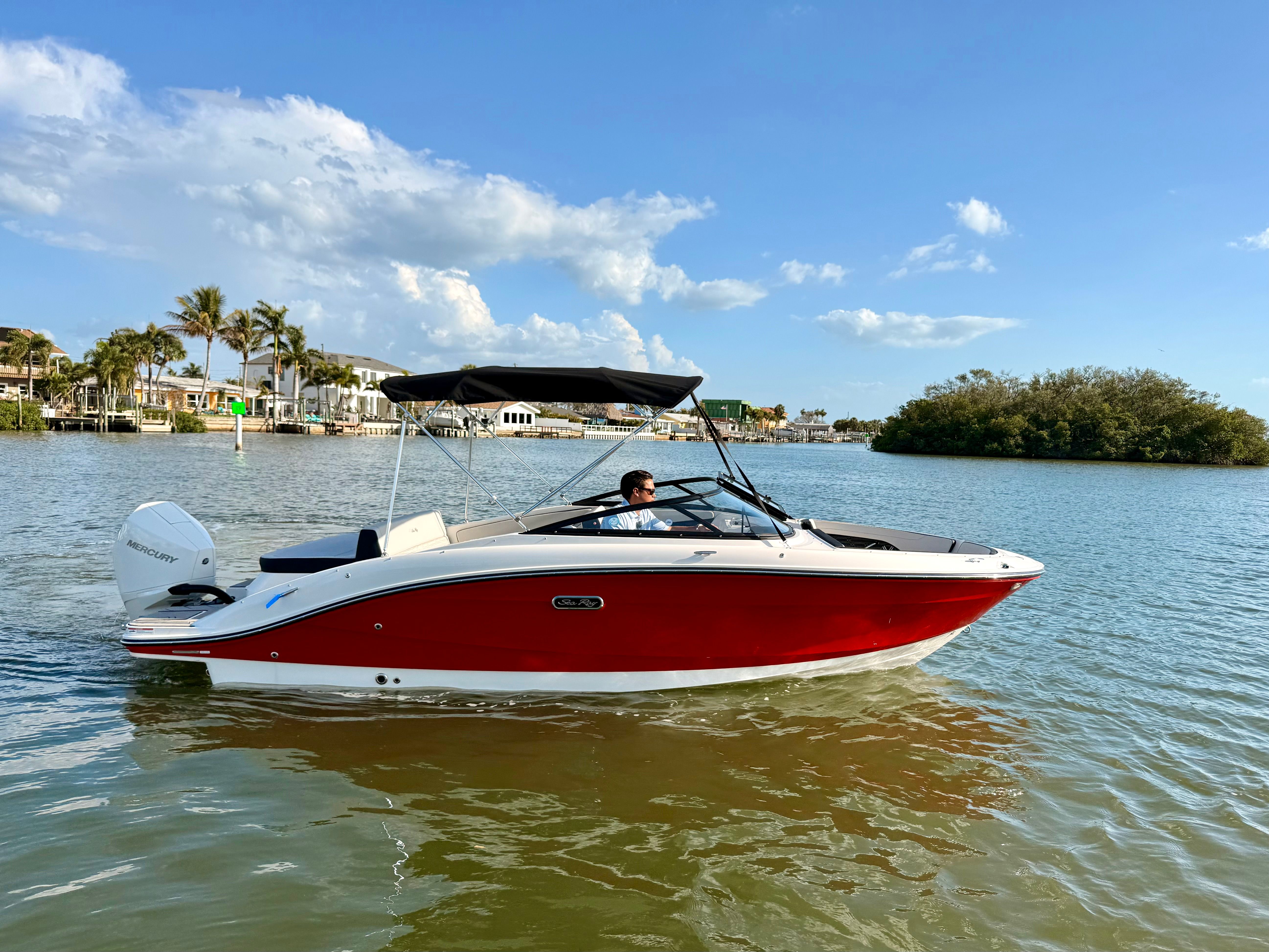 2026 Sea Ray SPX 210 Outboard