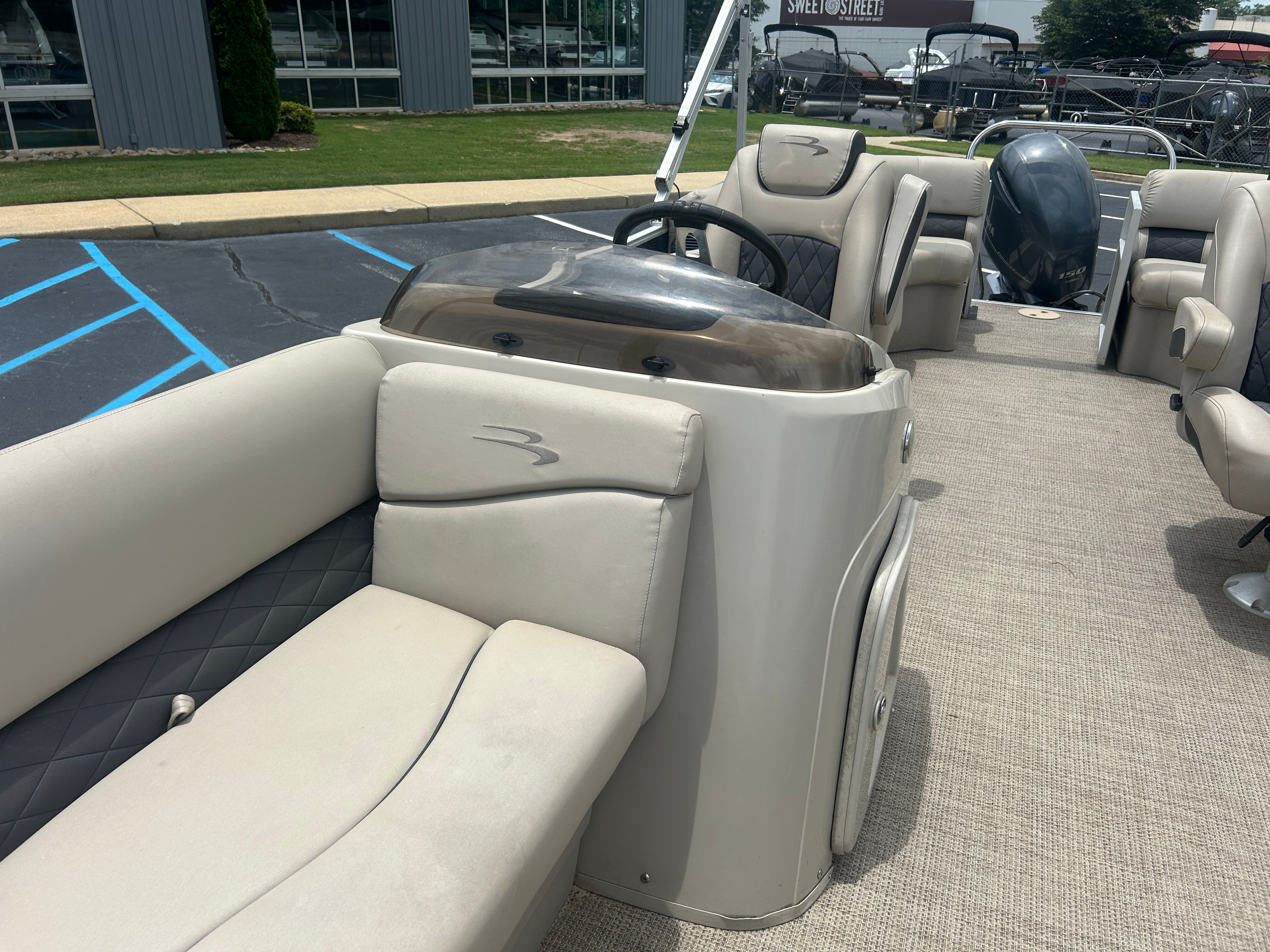 2019 Bennington SX22 Stern Radius - 20