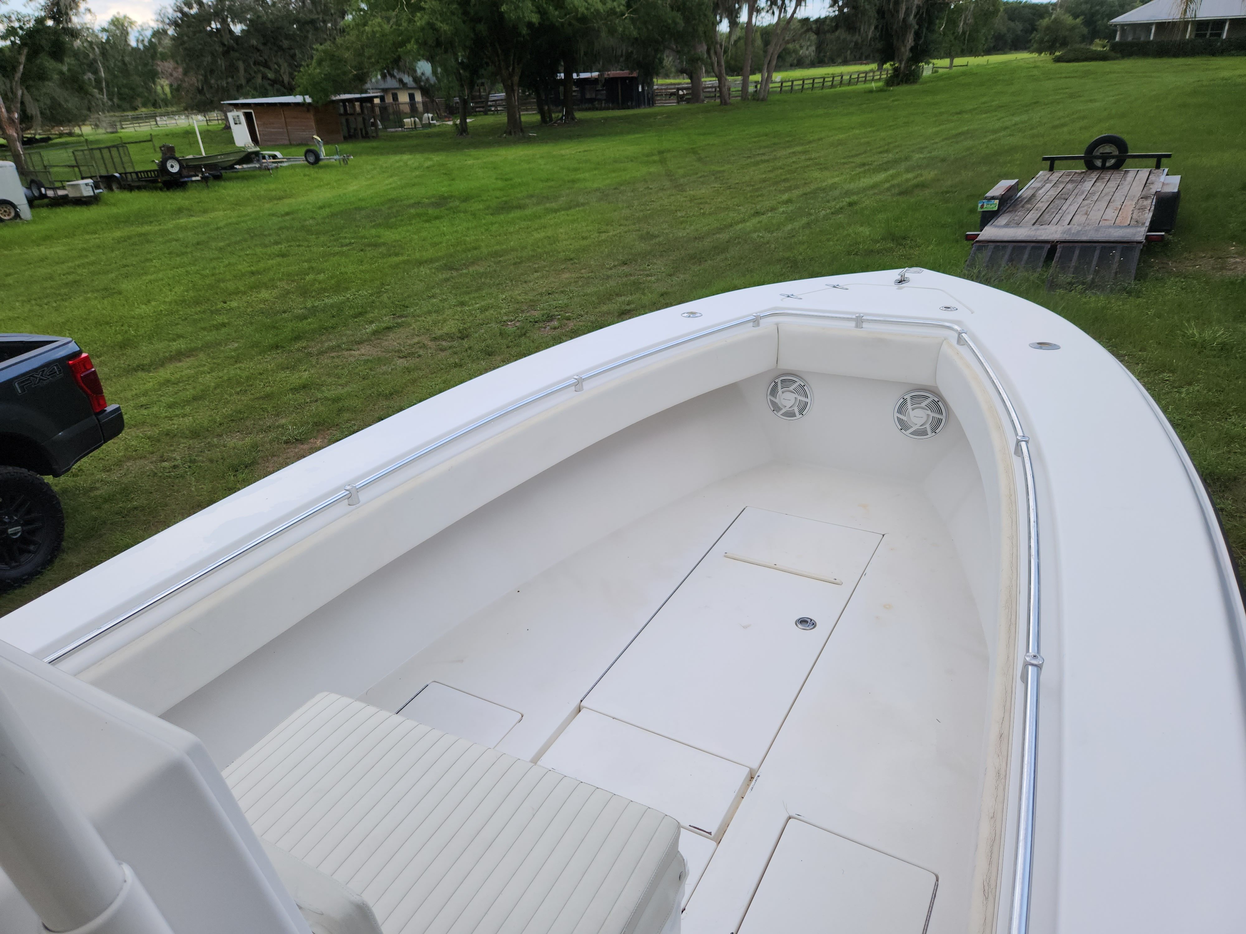 2005 Contender 27t - 16