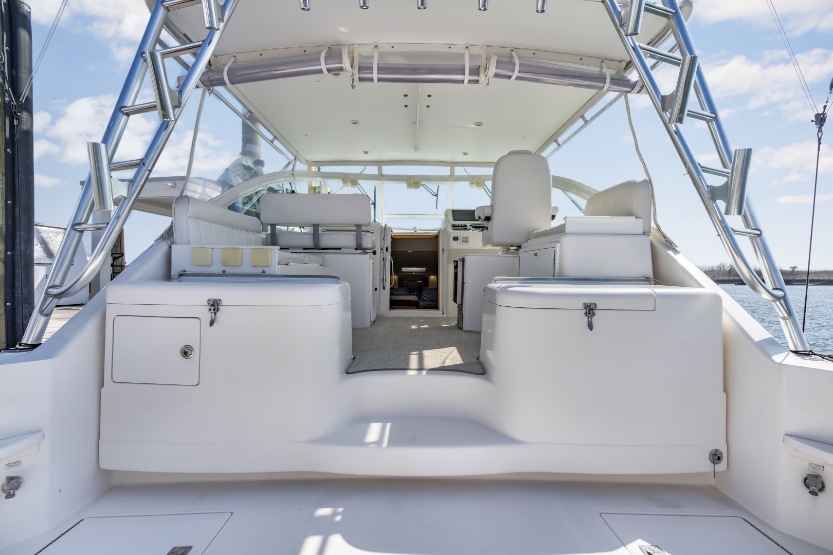 2005 Cabo 35 Express - Image 26