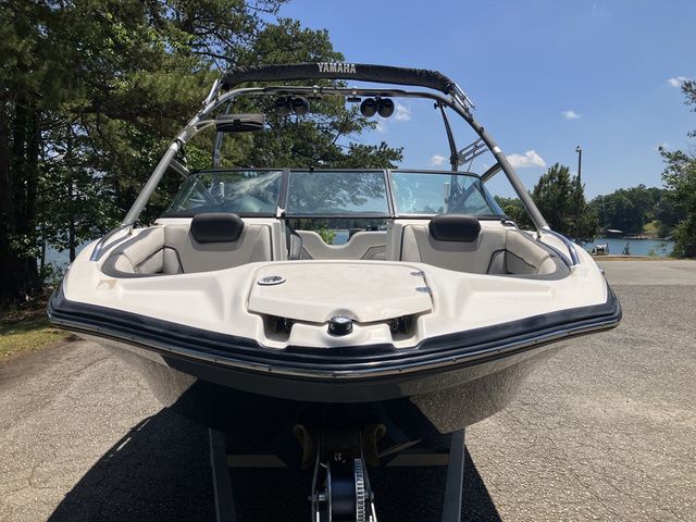 2016 Yamaha Boats 212X - 3