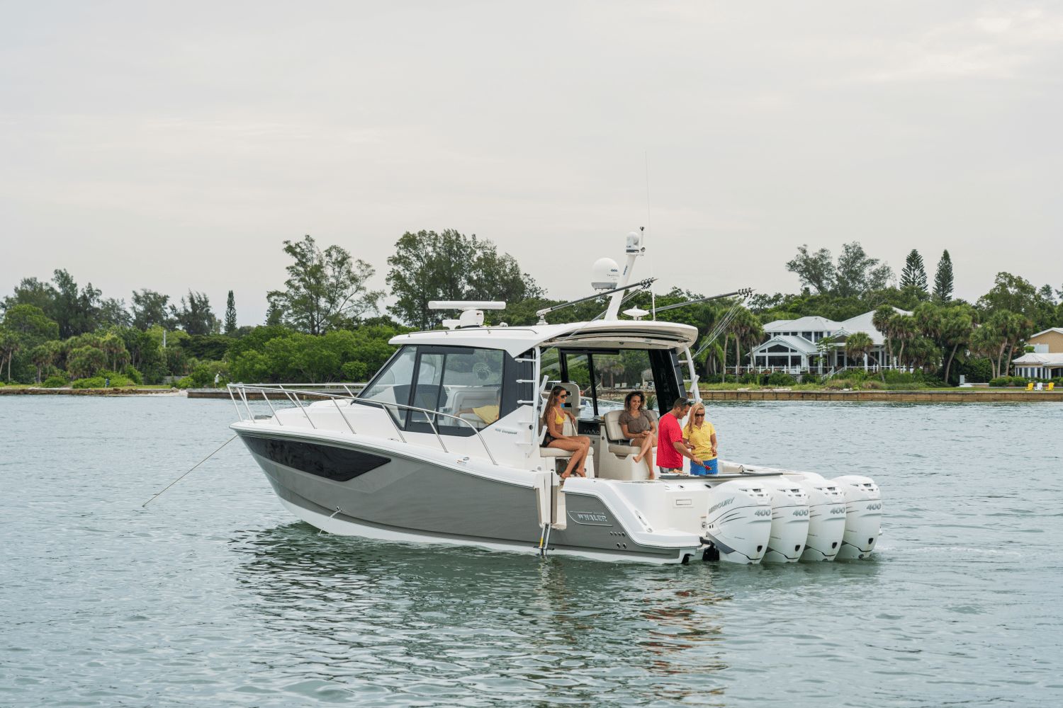 2025 Boston Whaler 405 Conquest - 4