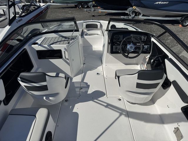 2026 Yamaha Boats SX195 - 6