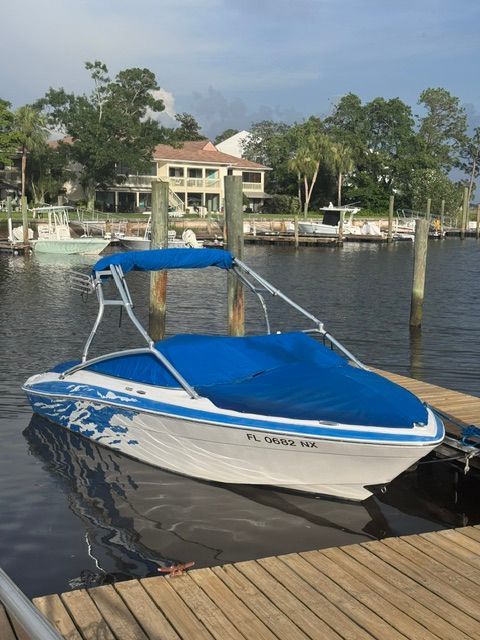 2009 Four Winns H200SS