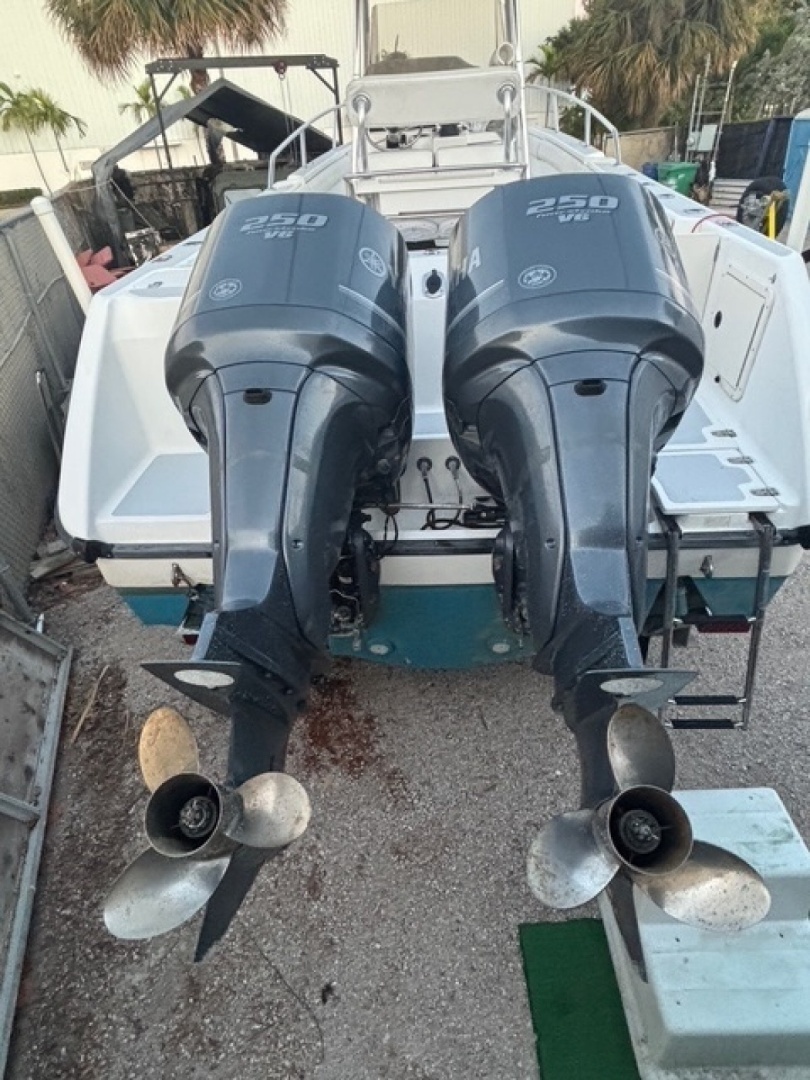 2001 Boston Whaler 26 Outrage - Image 10