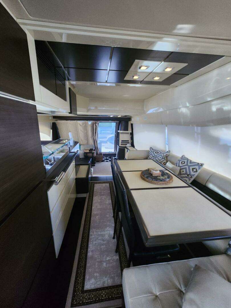 2014 Azimut Flybridge - Image 49