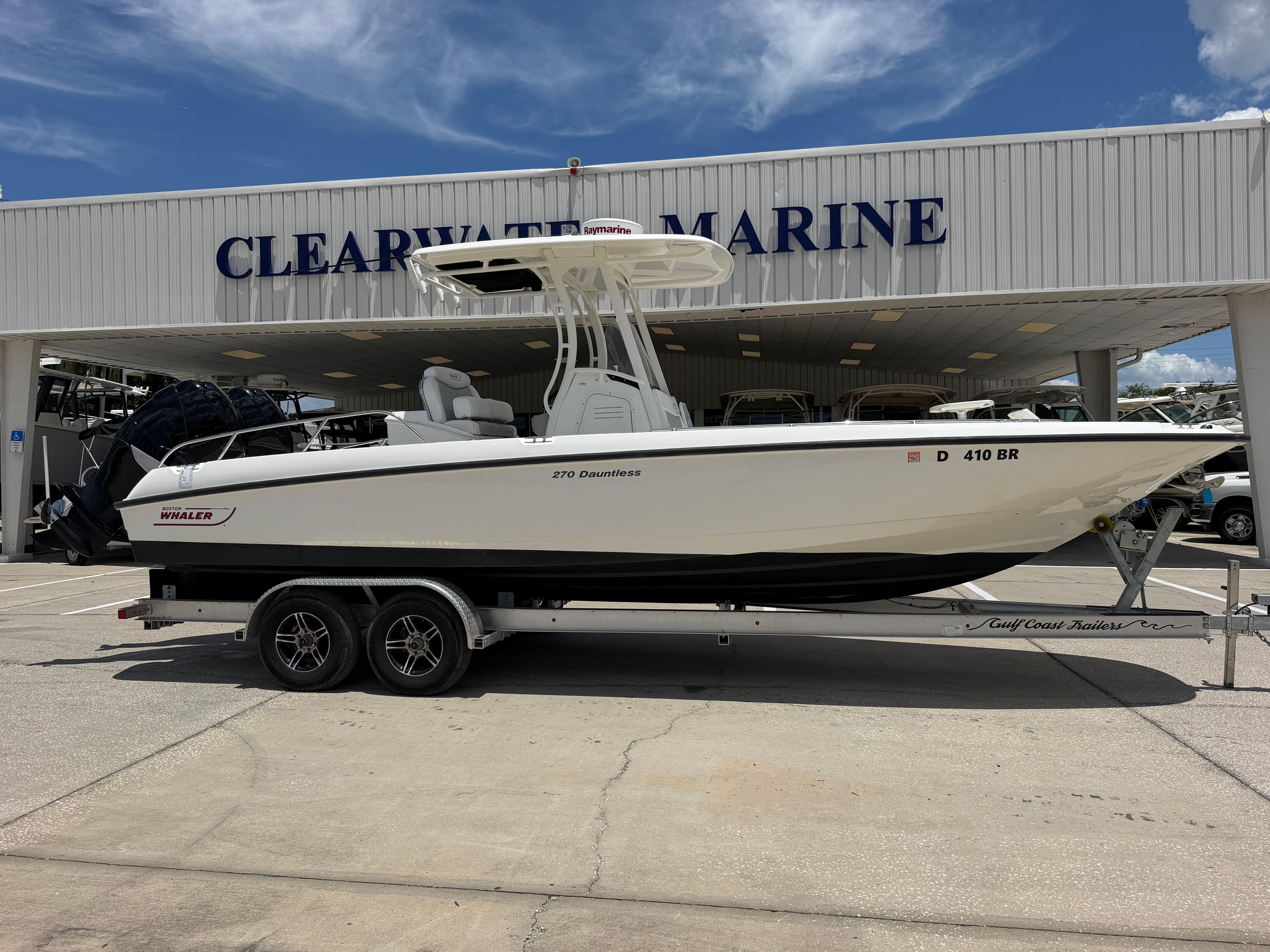 2015 Boston Whaler 270 Dauntless