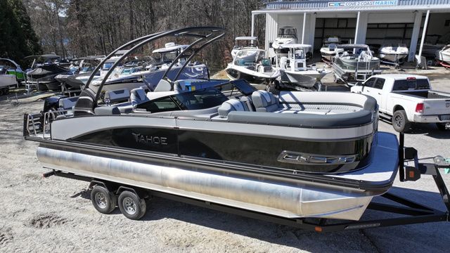 2026 Tahoe Cascade - Quad Lounger Shift Windshield - 2