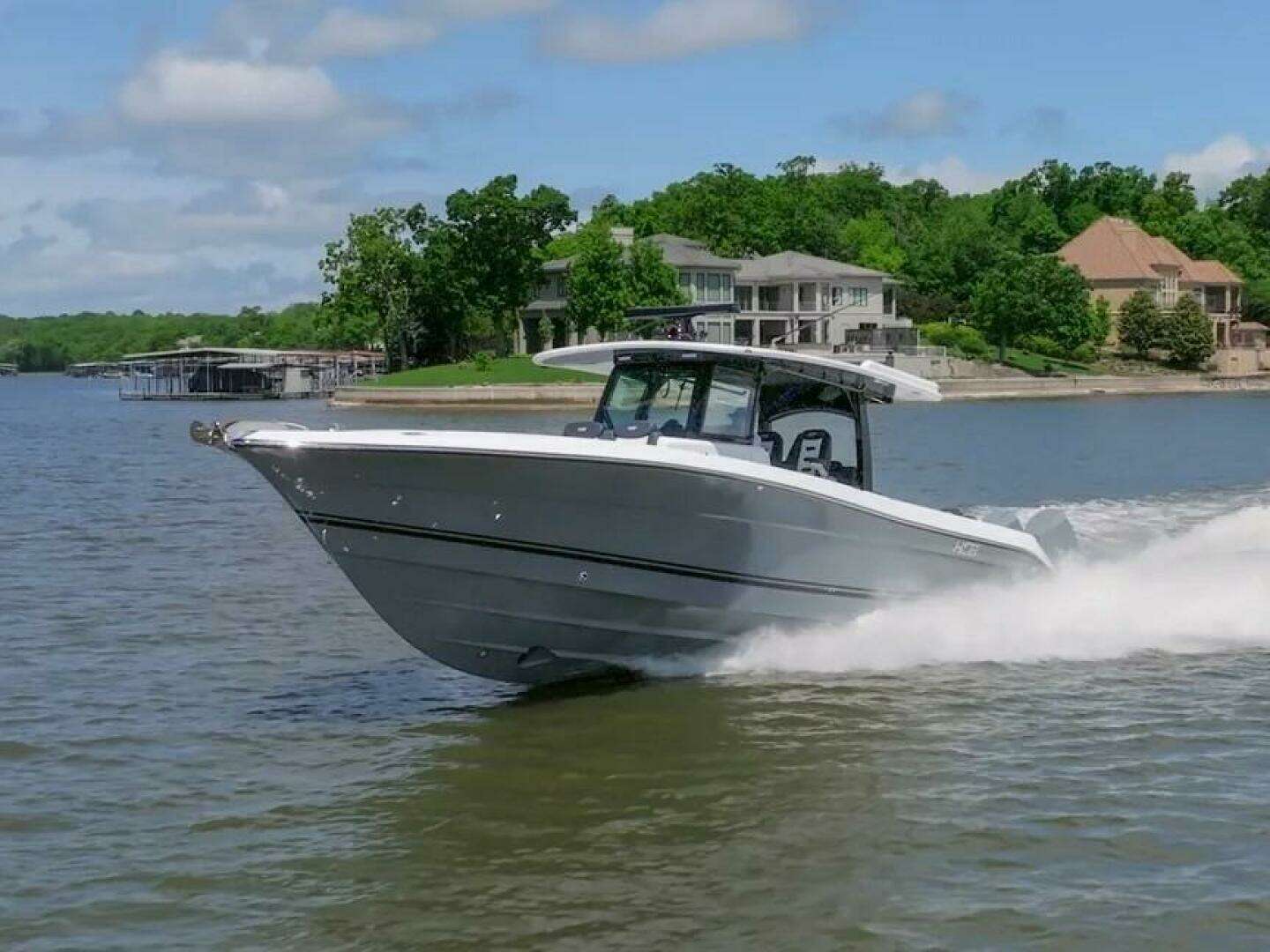 2024 HCB 42 Lujo - Image 7