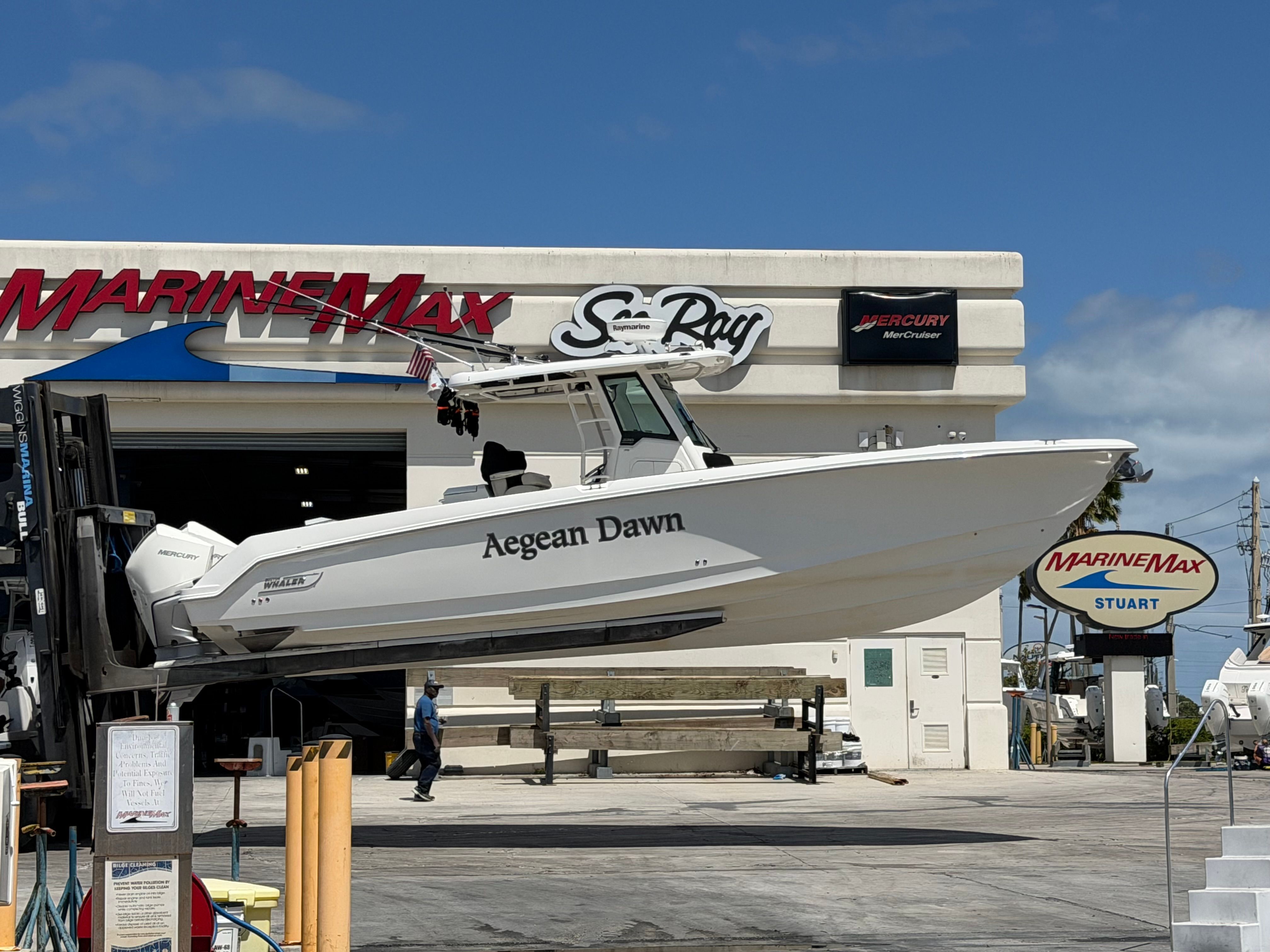 2021 Boston Whaler 330 Outrage - 22