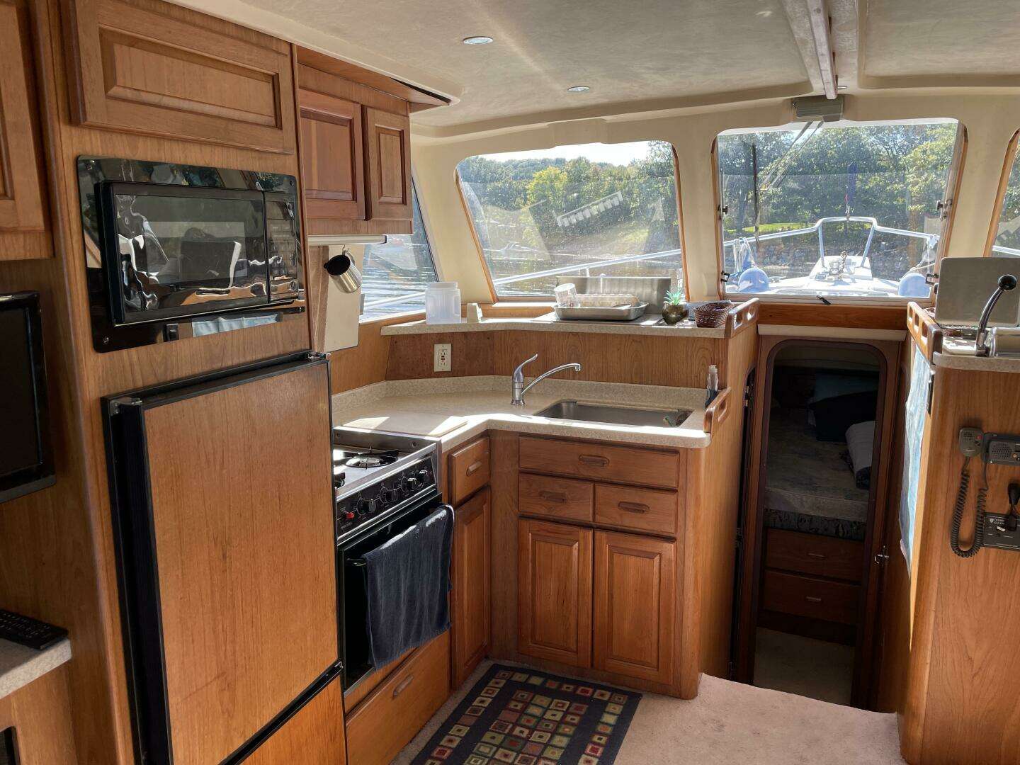 1999 Mainship — - Image 12