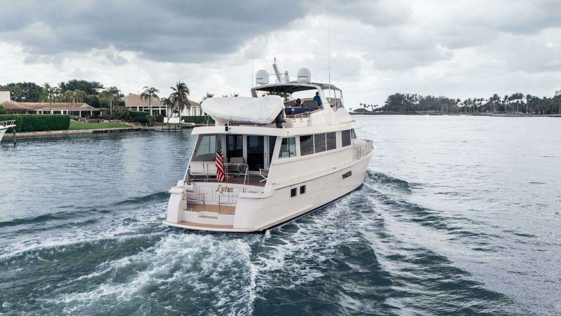 1998 Hatteras Sport Deck - Image 14