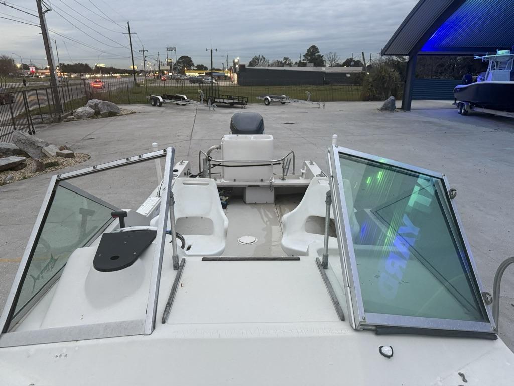 1977 Boston Whaler 21 REVENGE - 4