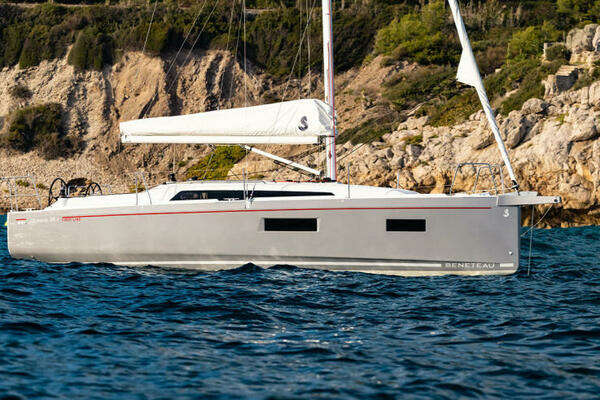 2026 Beneteau Oceanis 34.1 ELECTRIC