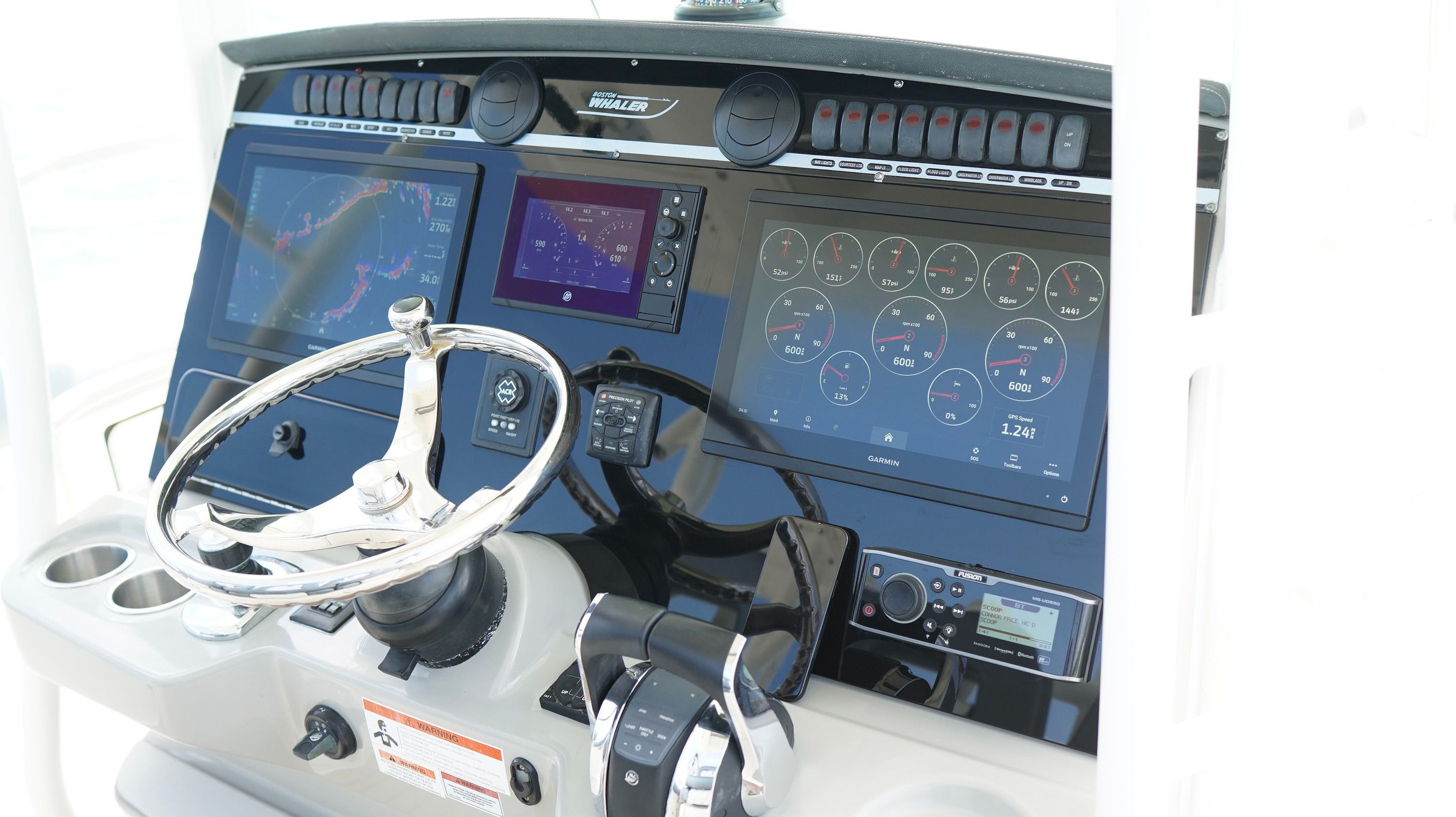 2013 Boston Whaler 350 Outrage - 46