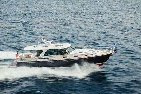 2027 Sabre 51 Salon Express
