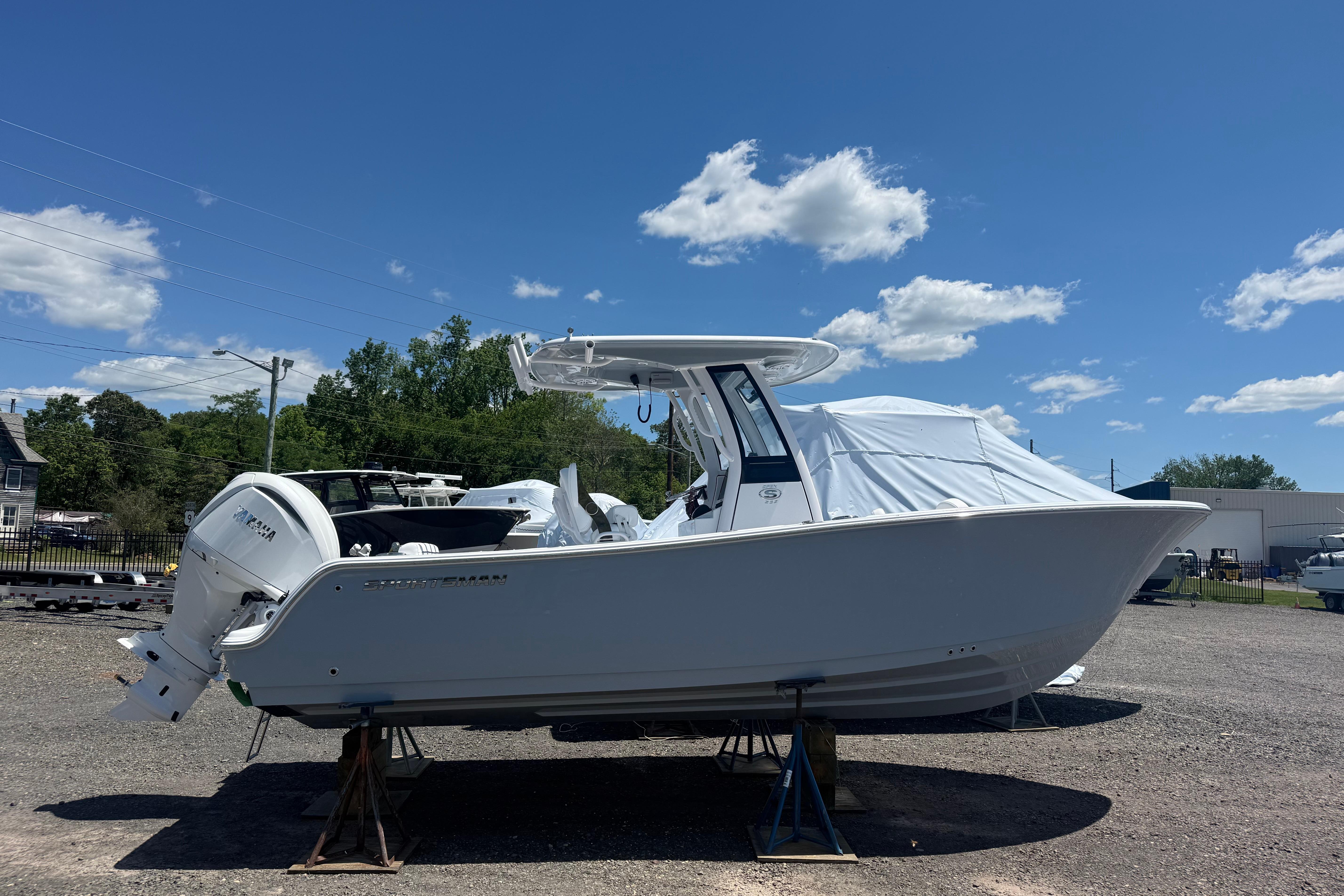 2026 Sportsman Open 232 Center Console