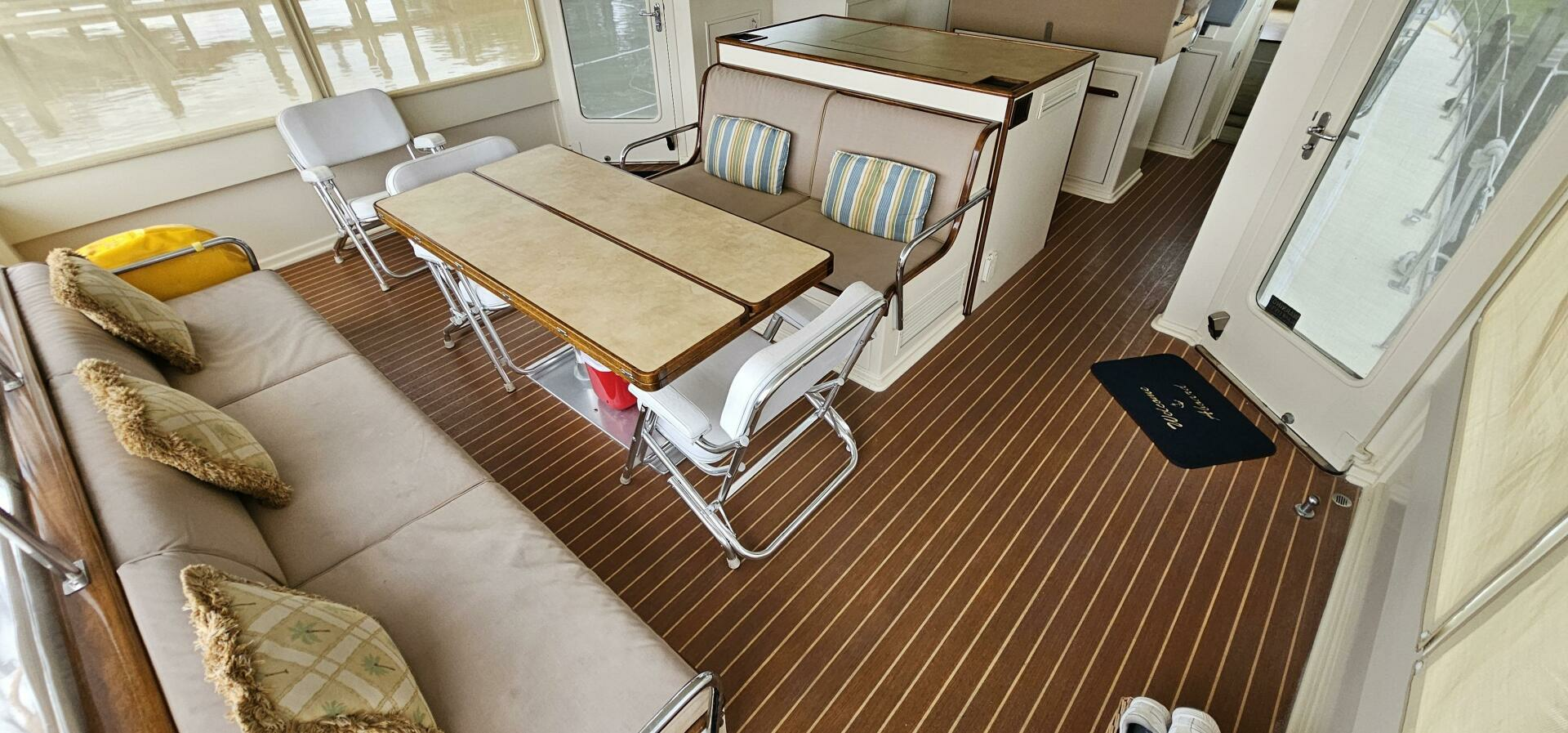 1969 Derecktor Hunt Motor Yacht - Image 6