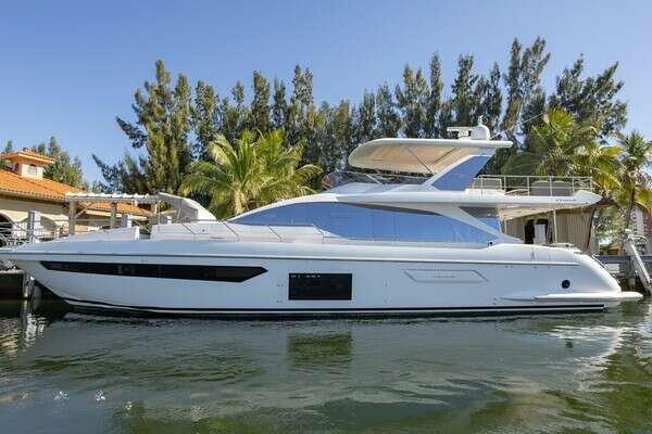 2021 Azimut Fly