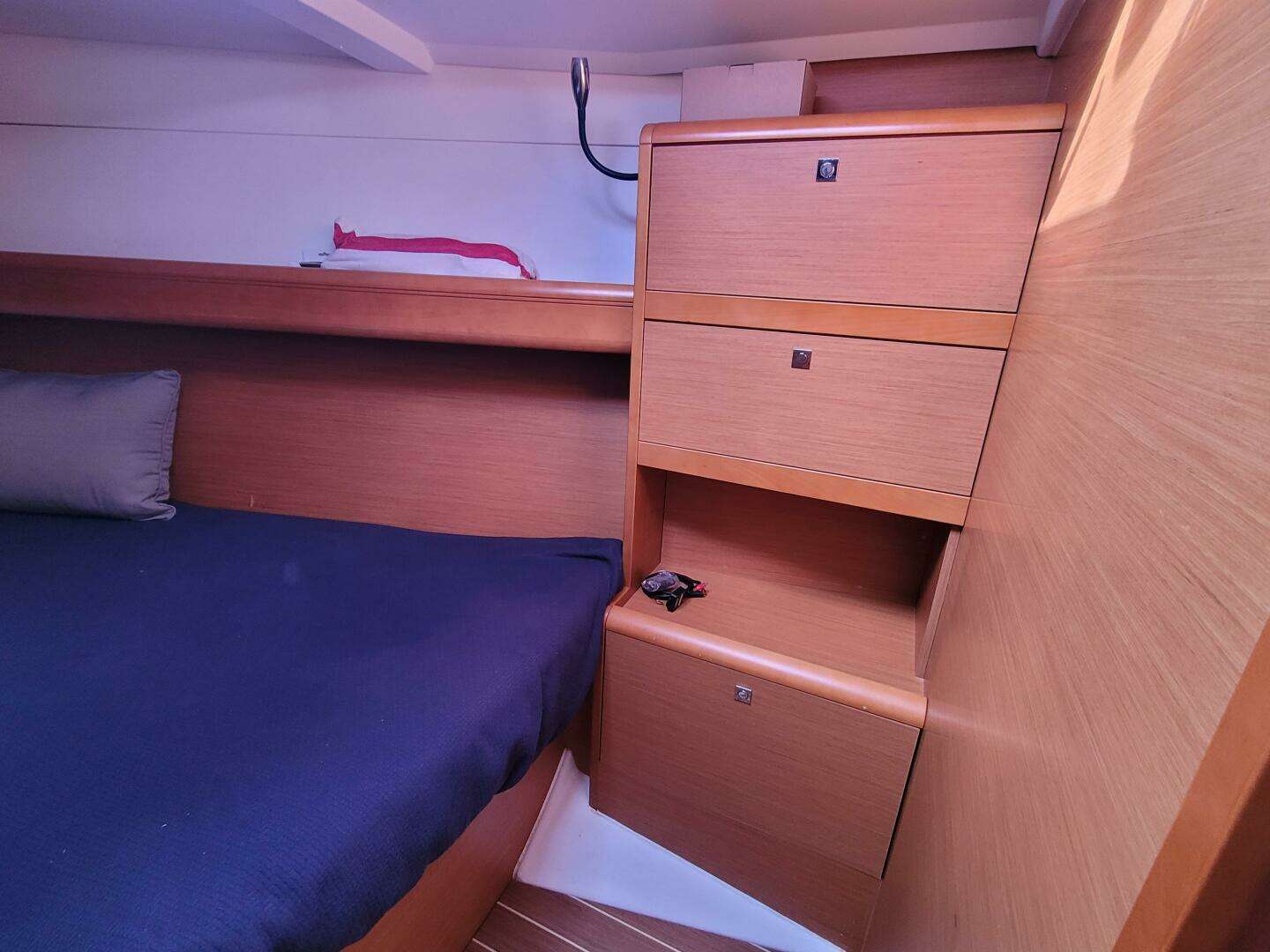 2014 Jeanneau 379 - Image 29