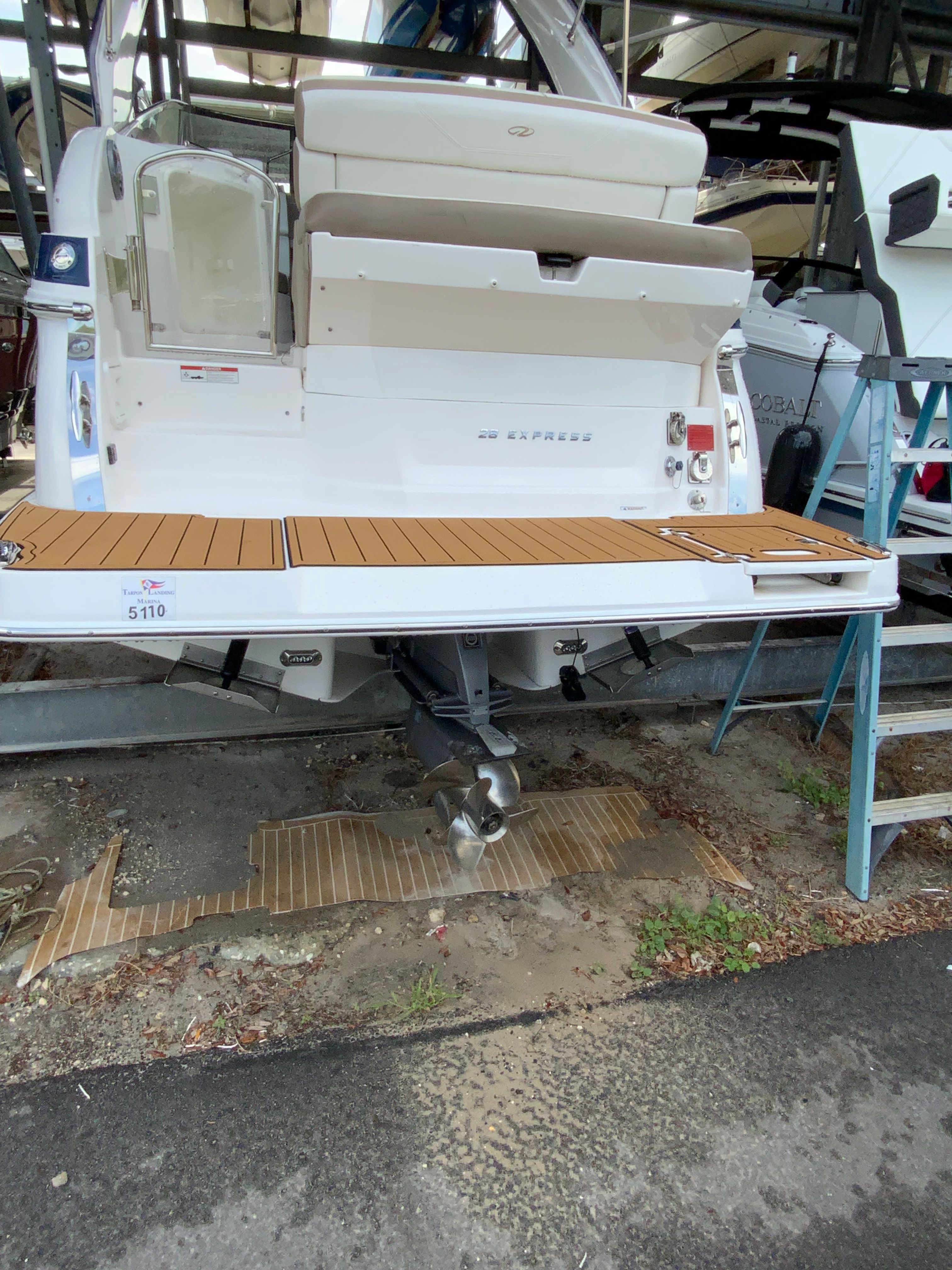2016 Regal 28 Express - 3