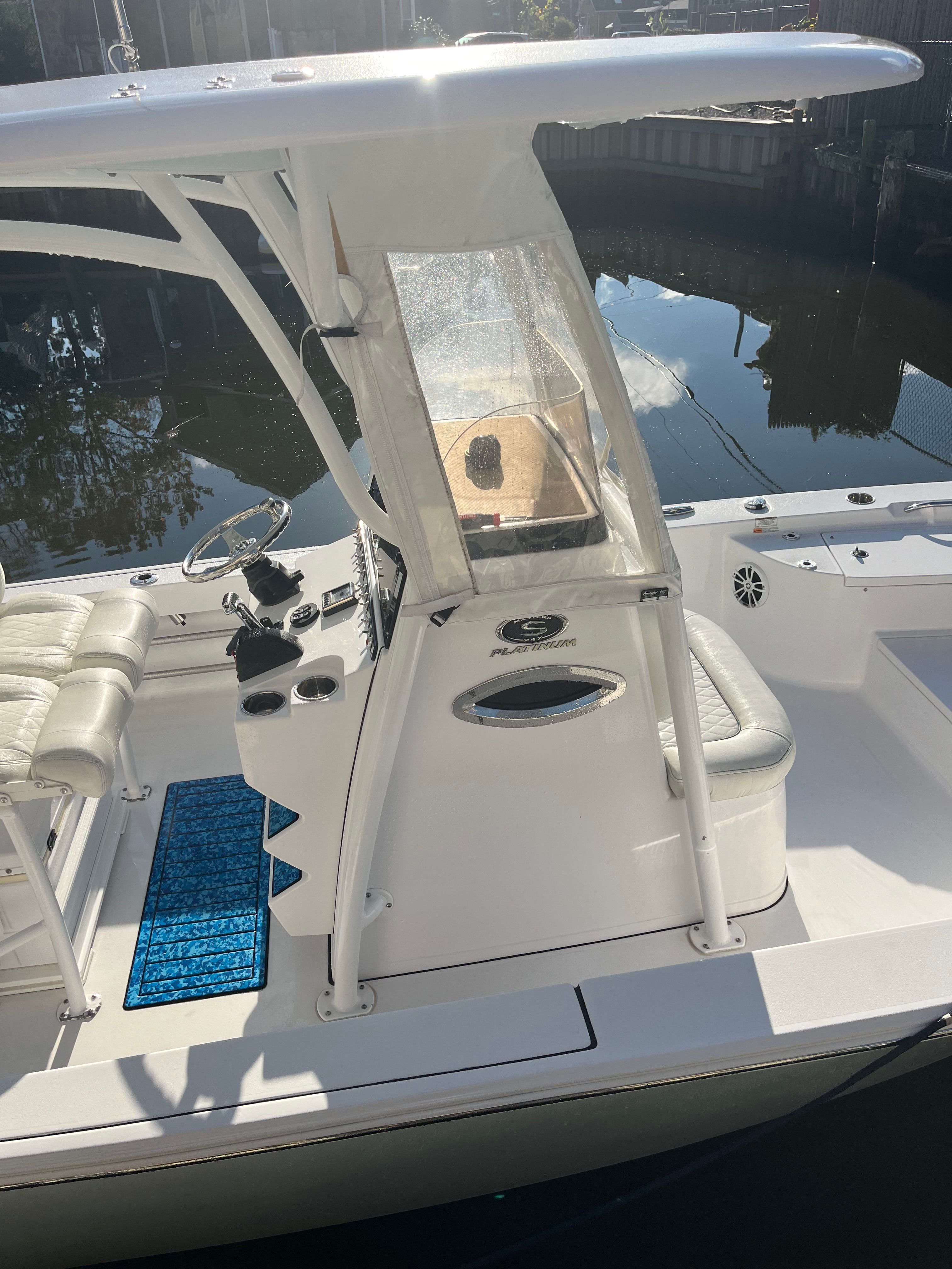 2018 Sportsman Masters 247 Bay Boat - 7