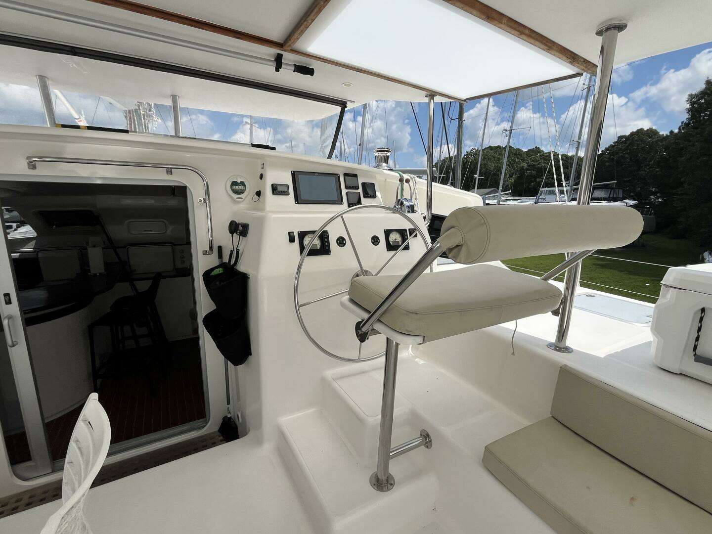 2013 Voyage Yachts 520 - Image 21