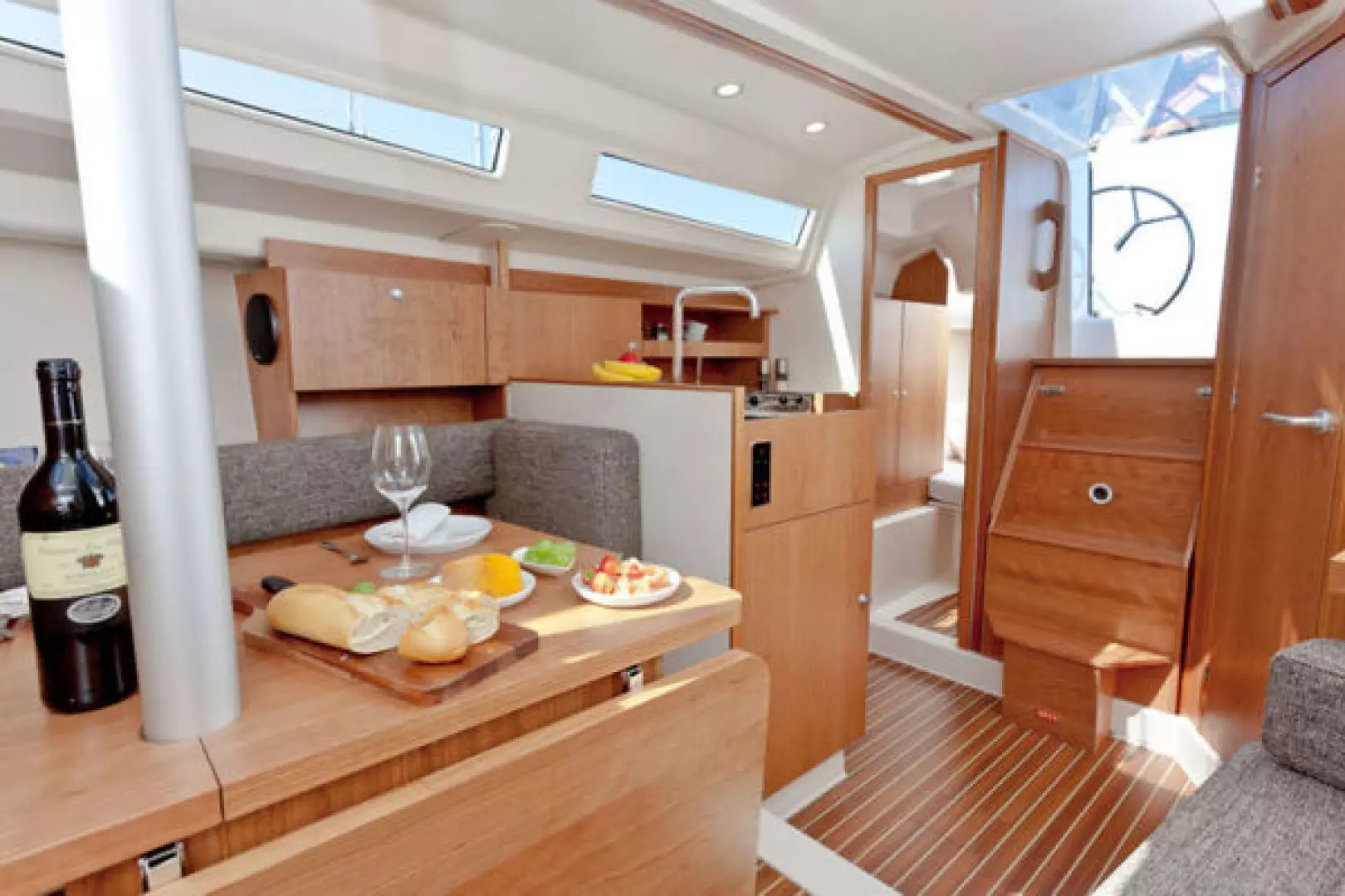 2025 Hanse 315 - Image 15