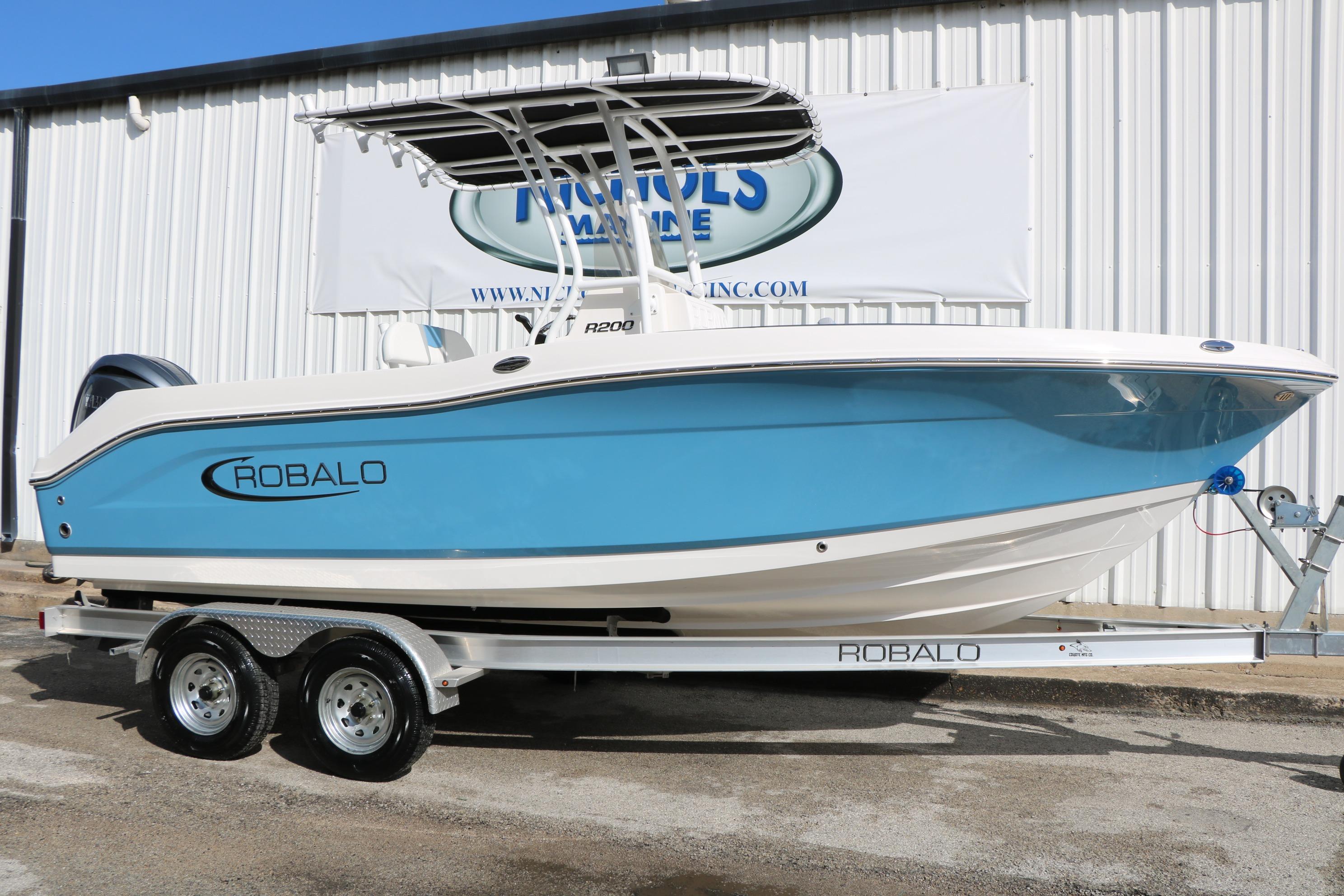 2026 Robalo R200 Center Console