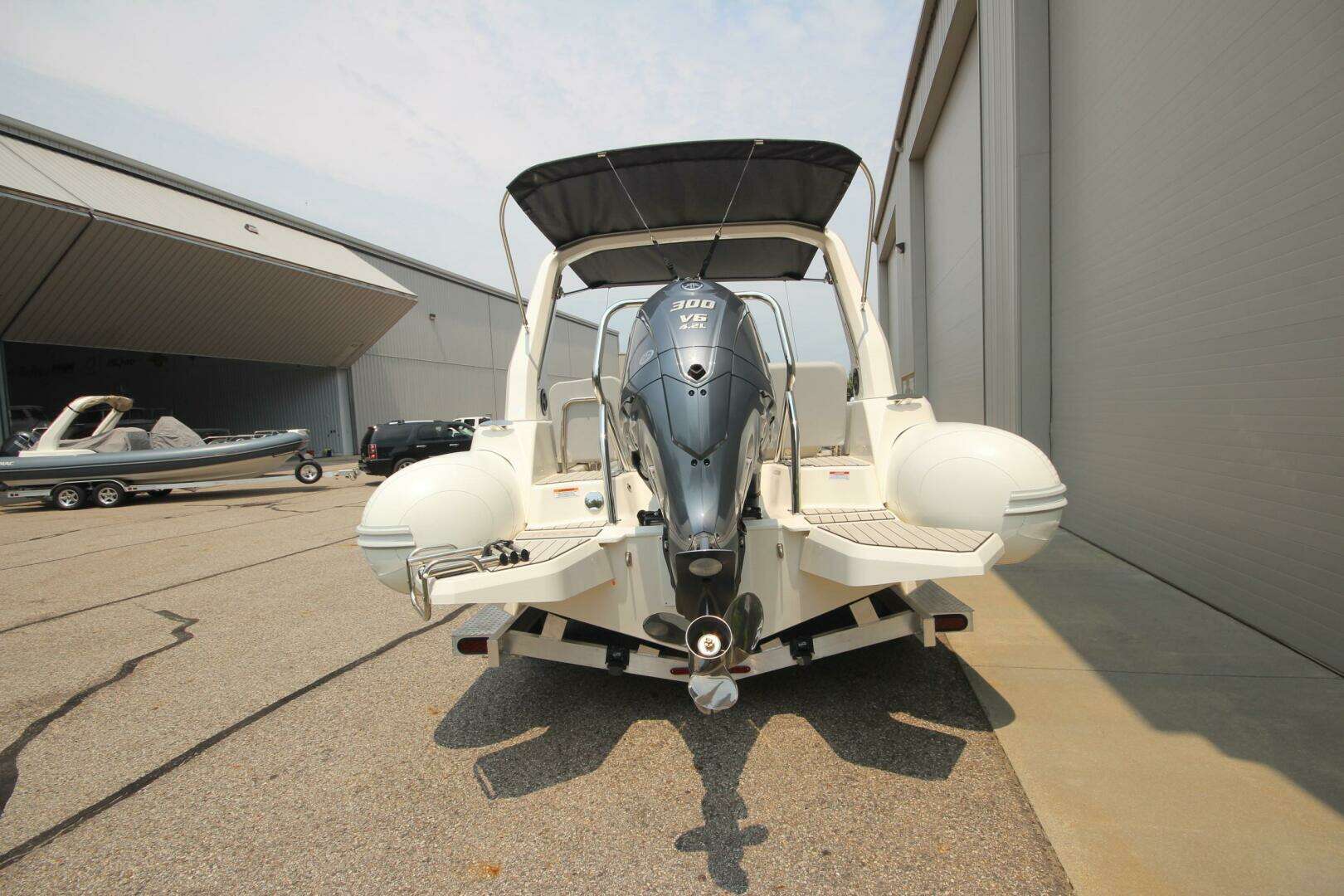 2024 Zodiac Medline 7.5 NEO - Image 6