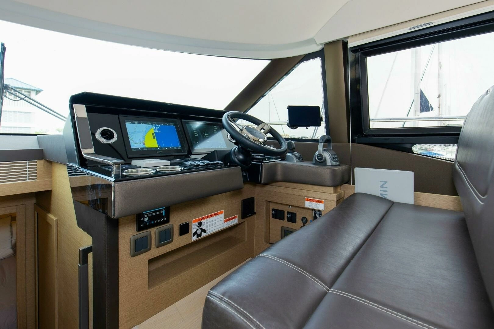 2023 Prestige 460 Flybridge - Image 18