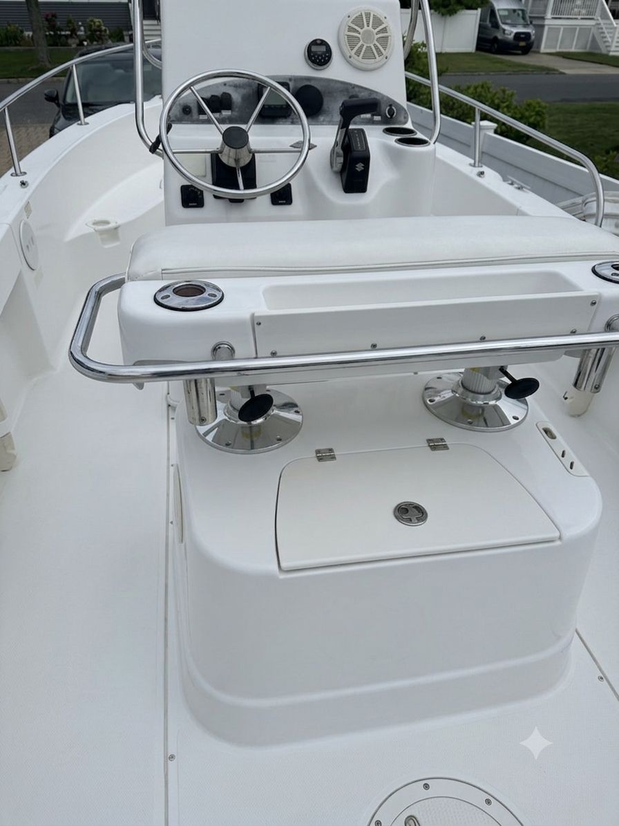 2006 Boston Whaler 190 Outrage - 6