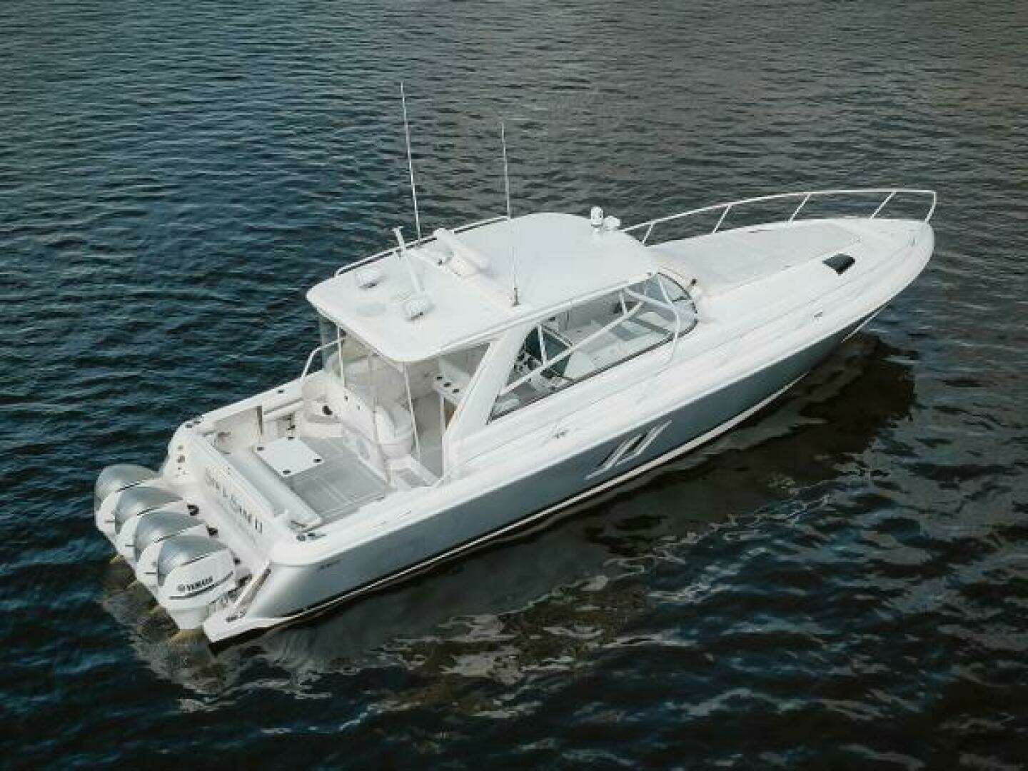 2018 Intrepid 475 Sport Yacht - Image 2