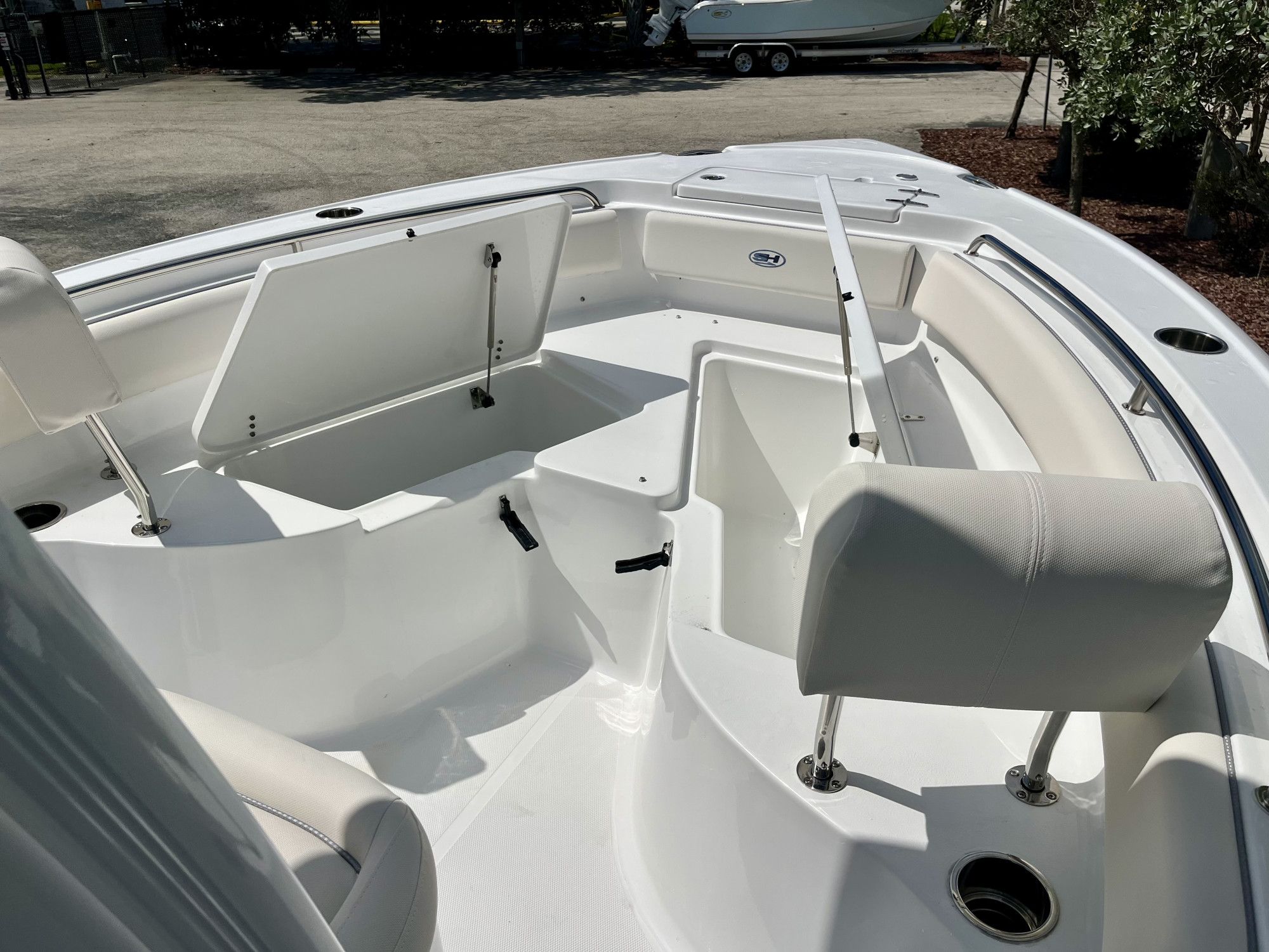 2026 Sea Hunt Ultra 234 - 14