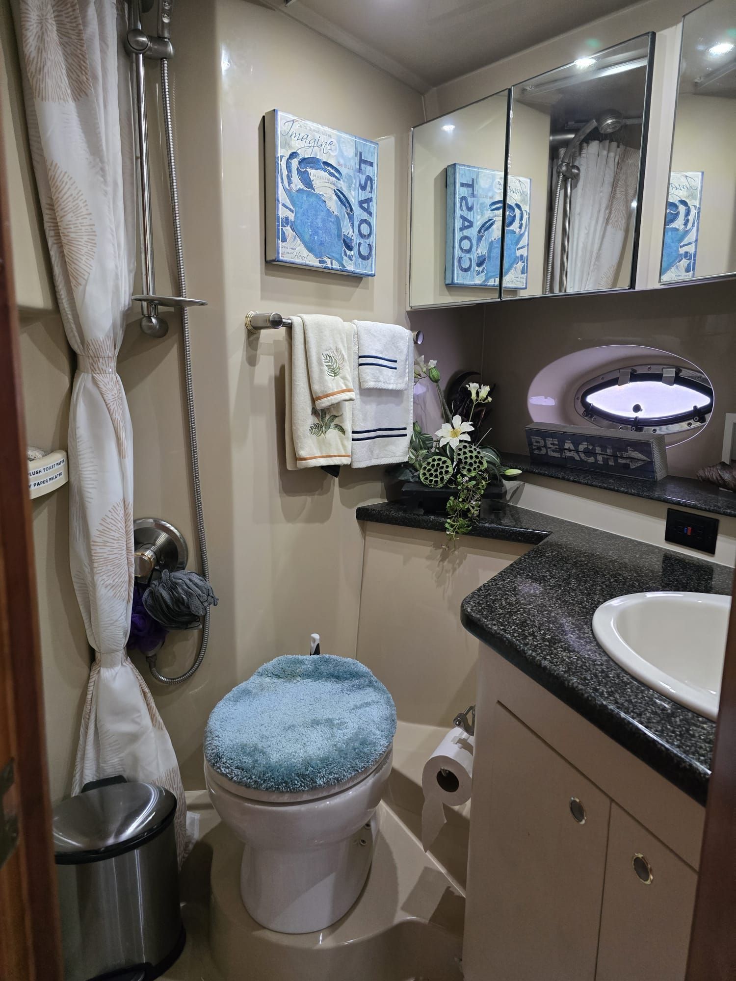 2005 Cruisers Yachts 440 Express - 6