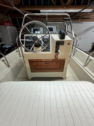 1986 Boston Whaler Montauk - 9