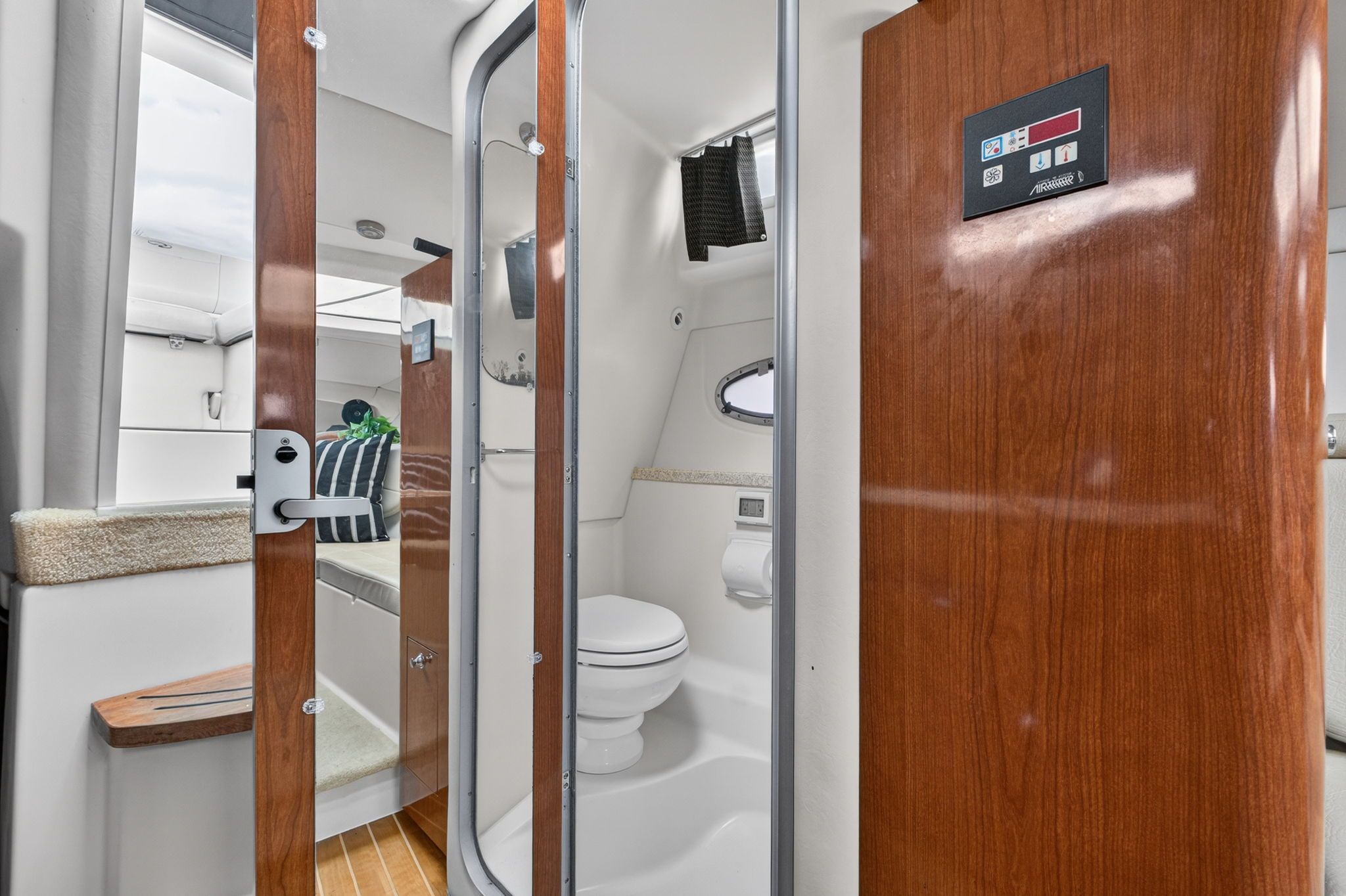 2007 Regal 2860 Window Express - 39