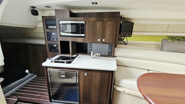 2016 Monterey 295 Sport Yacht - 19