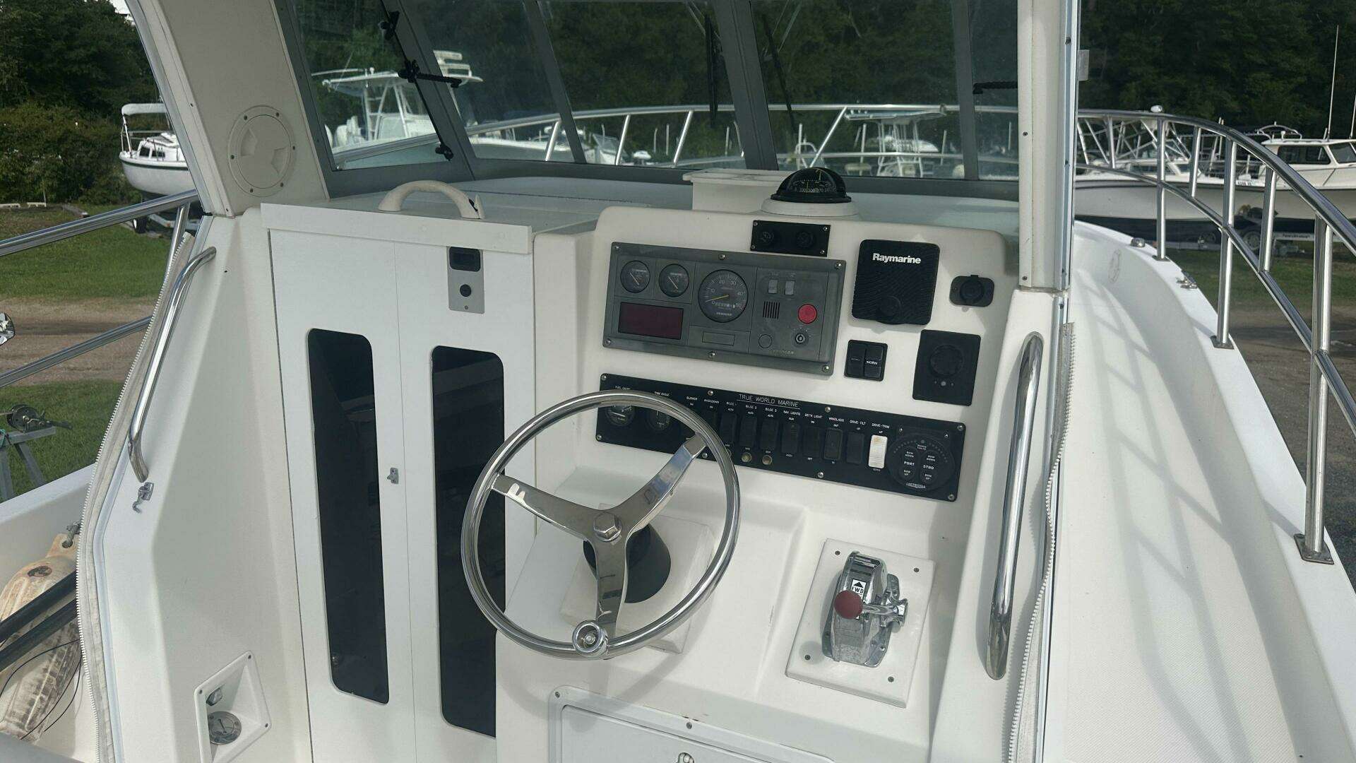 2003 True World Marine TE 288 - Image 5