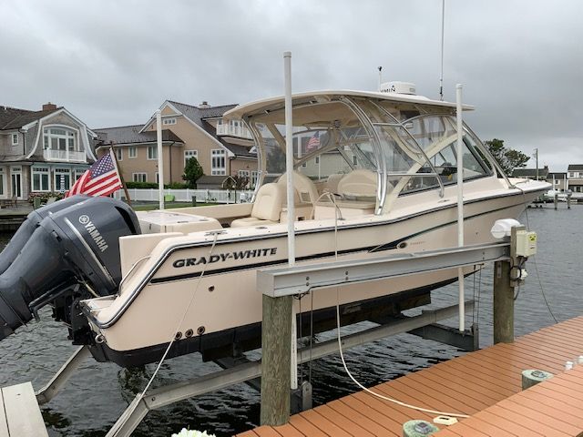2012 Custom Freedom 307 - 2