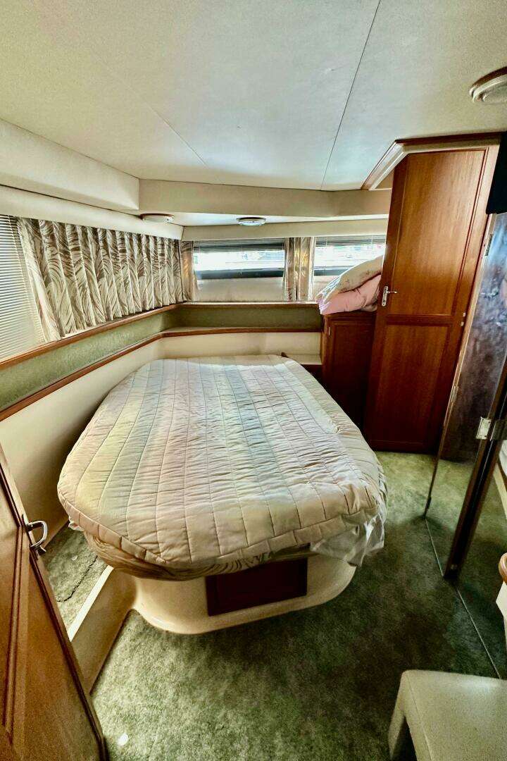 1991 Carver 3807 Aft Cabin - Image 32