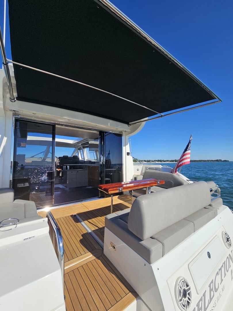 2019 Sea Ray 520 Sundancer - Image 19